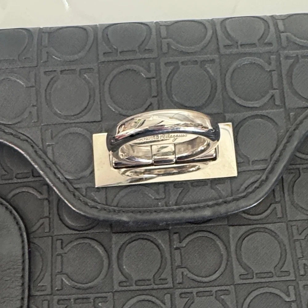 Salvatore Ferragamo Vintage Logo-Embossed Leather Shoulder Bag – Black - Picture 8 of 12